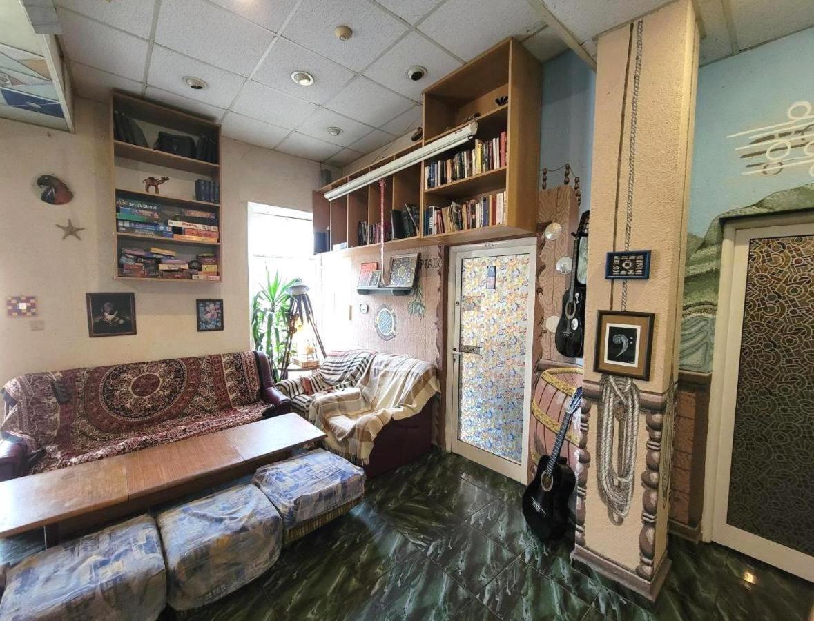 Yo Ho Hostel Varna ภายนอก รูปภาพ