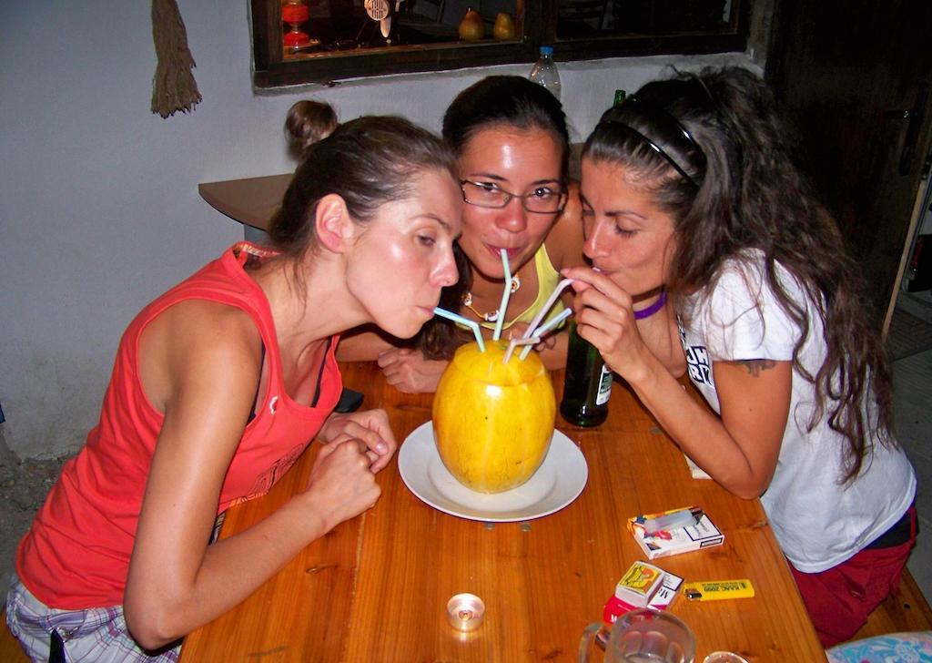 Yo Ho Hostel Varna ภายนอก รูปภาพ
