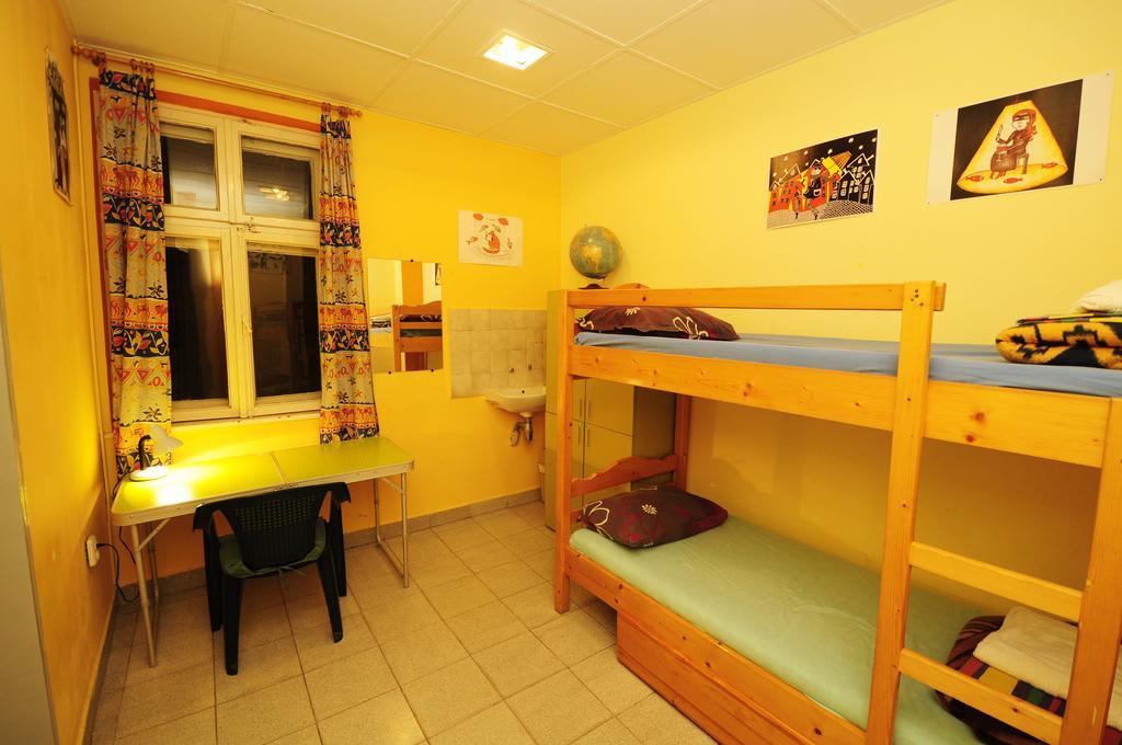 Yo Ho Hostel Varna ภายนอก รูปภาพ