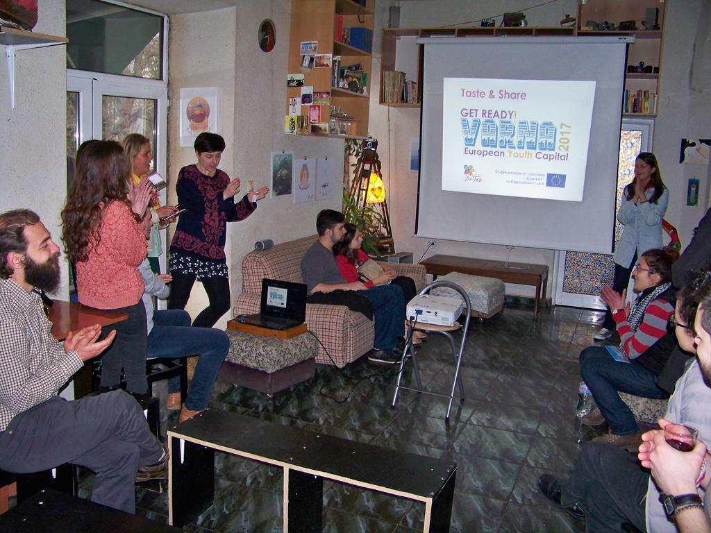 Yo Ho Hostel Varna ภายนอก รูปภาพ